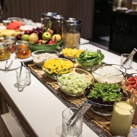 Fifth Pattaya Jomtien By Shiwalai Int Hotel Екстериор снимка A salad bar