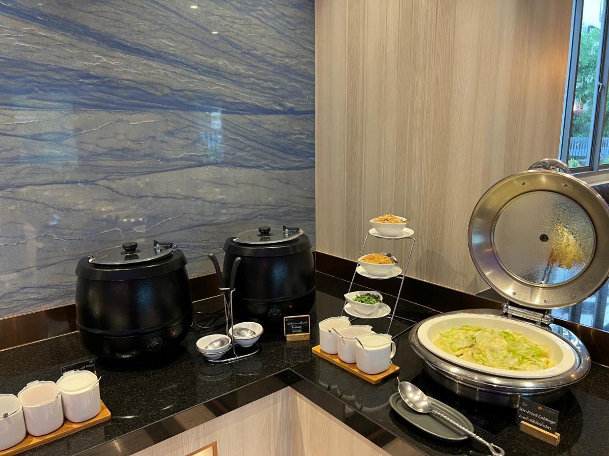 Fifth Pattaya Jomtien By Shiwalai Int Hotel Екстериор снимка A chafing dish with a lid