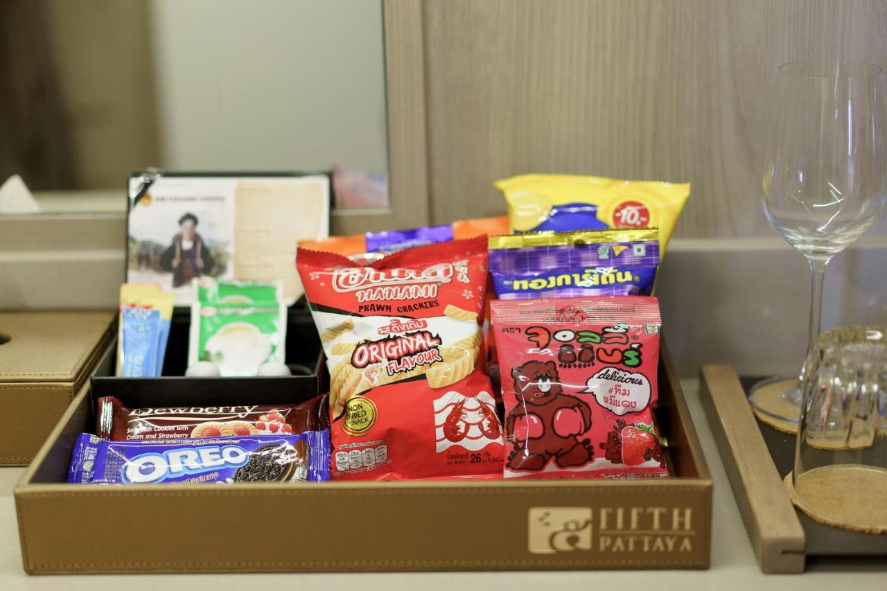 Fifth Pattaya Jomtien By Shiwalai Int Hotel Екстериор снимка A selection of Thai snacks