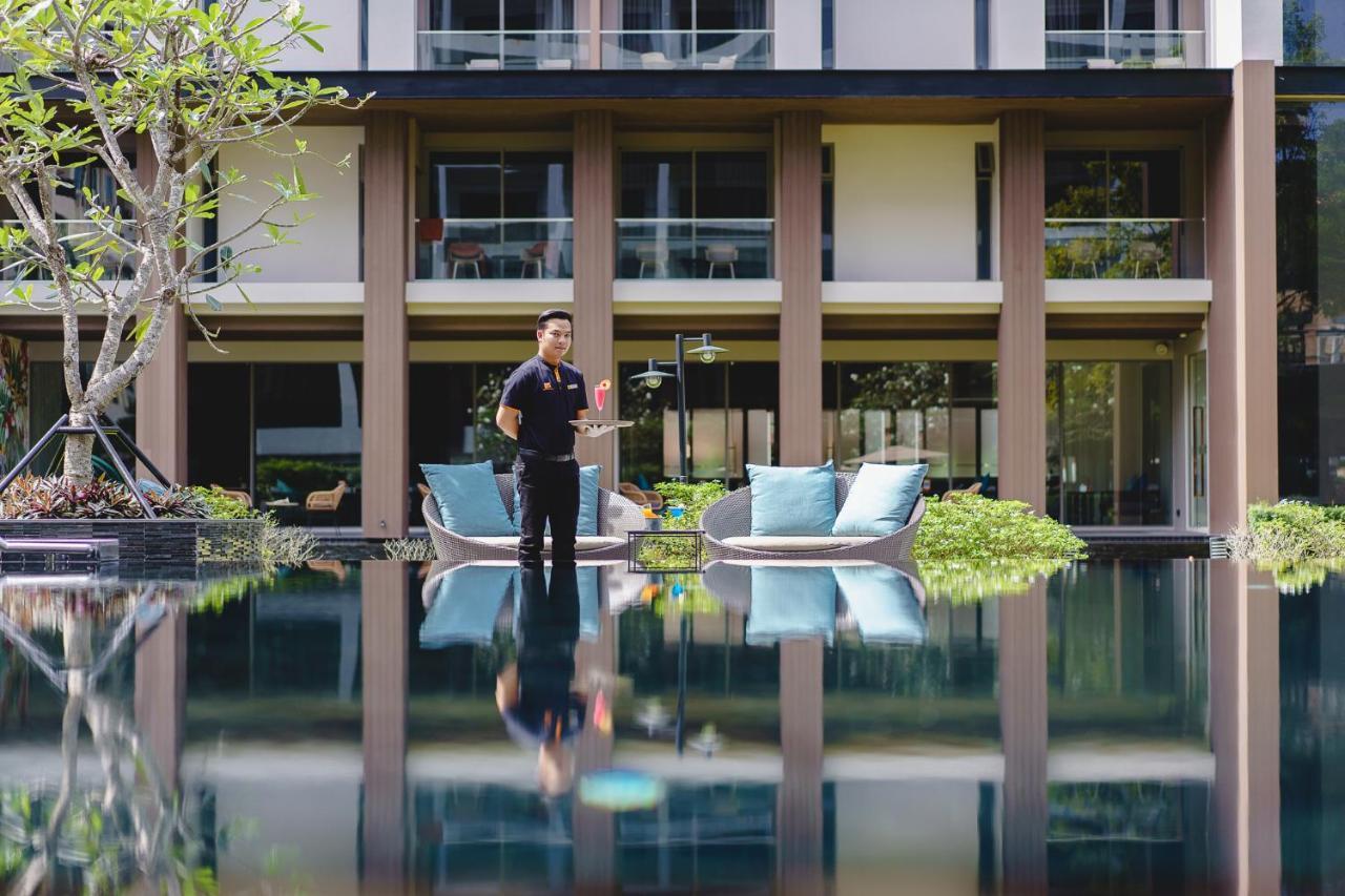 Fifth Pattaya Jomtien By Shiwalai Int Hotel Екстериор снимка Security guard at a condominium in Thailand